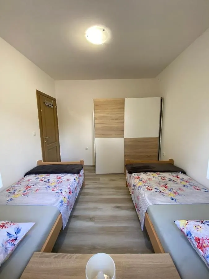 Kraljevic Apartments Vrh